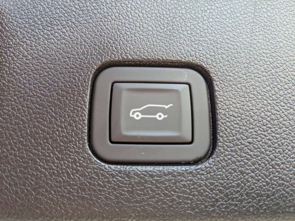 2025 Cadillac XT6 Luxury