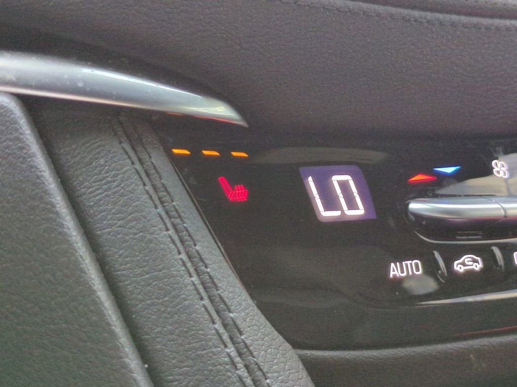 2025 Cadillac XT6 Luxury