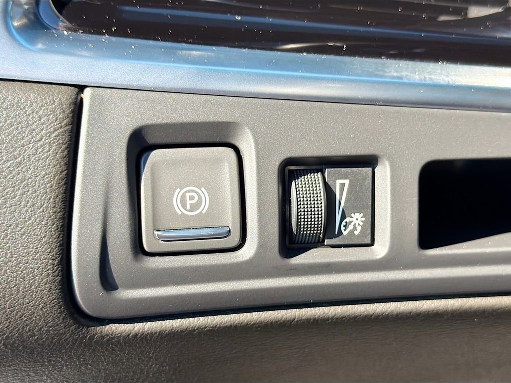 2025 Cadillac XT6 Luxury