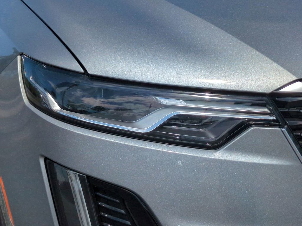 2025 Cadillac XT6 Luxury