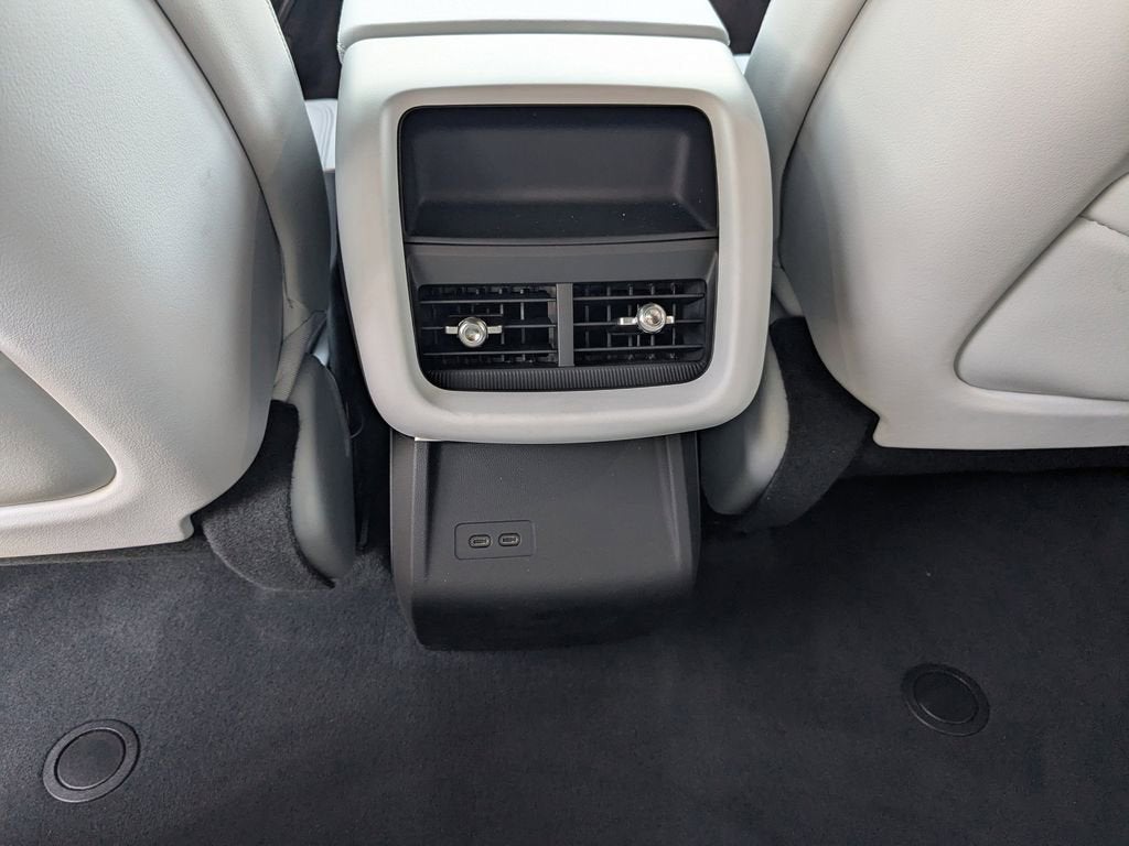 2025 Cadillac LYRIQ Luxury 1