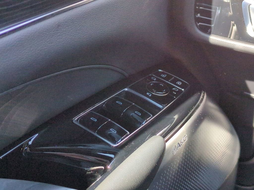 2024 Cadillac LYRIQ Sport 3