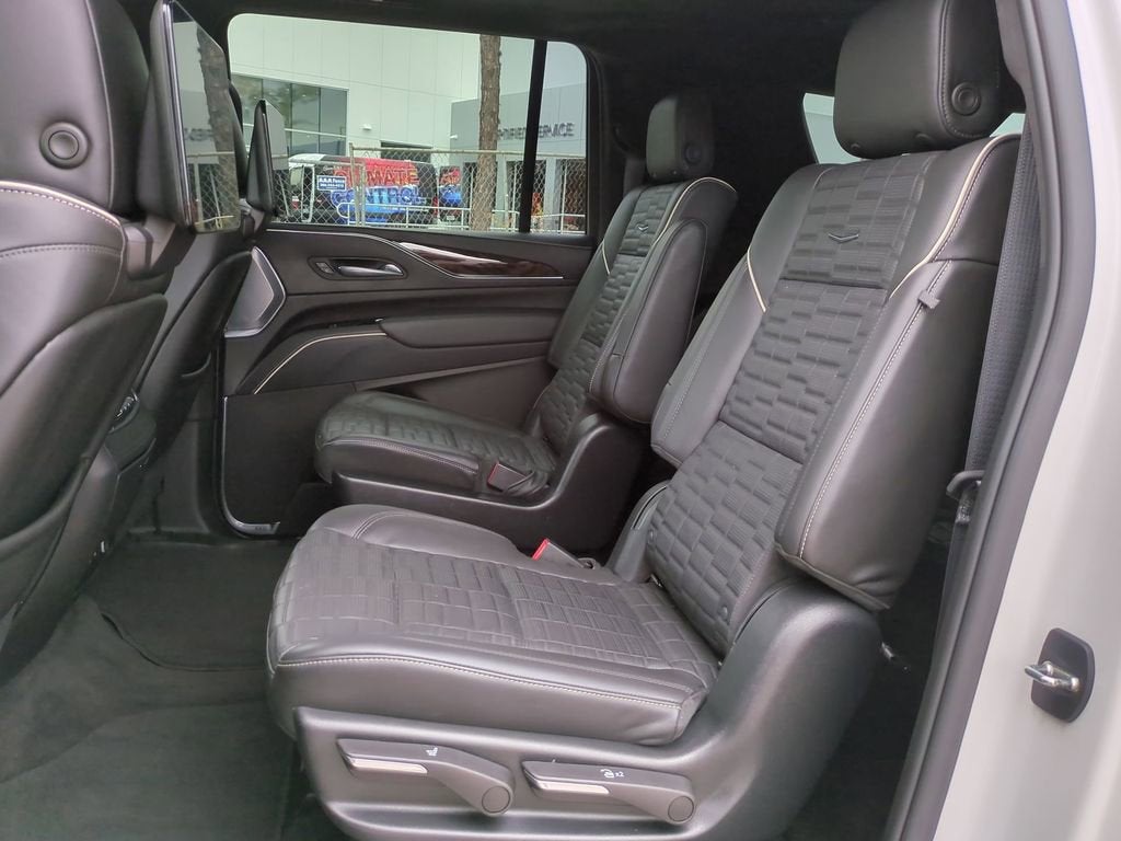 2023 Cadillac Escalade ESV Sport Platinum