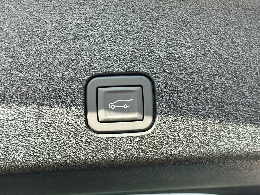 2027 Cadillac OPTIQ Luxury