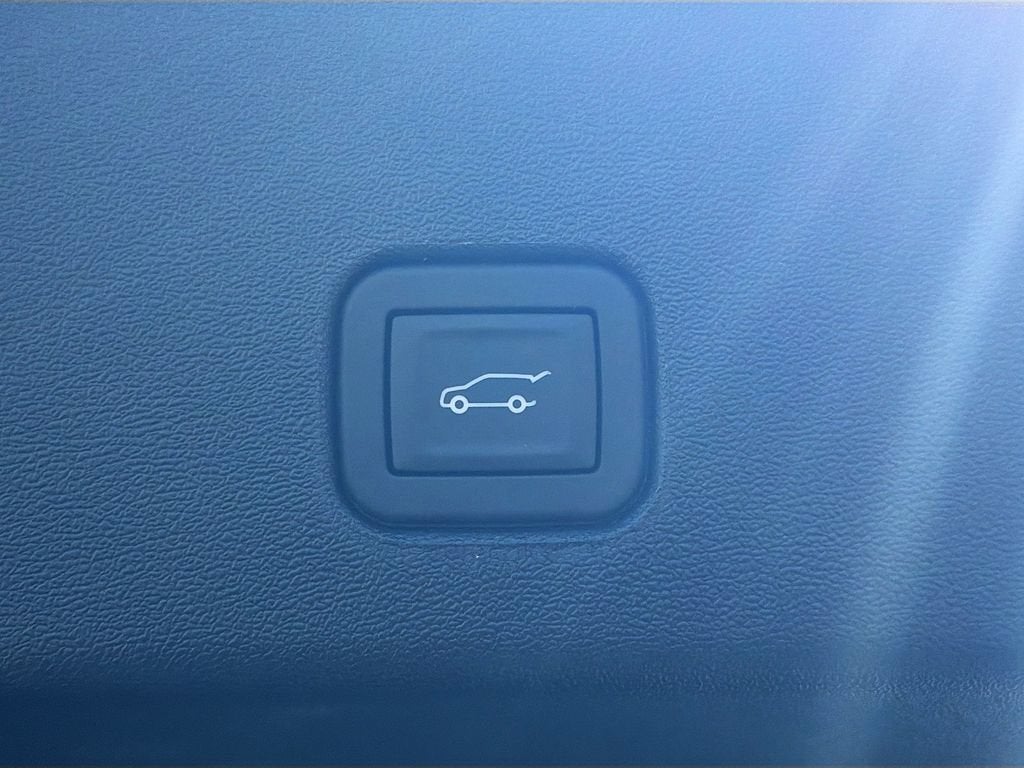2027 Cadillac OPTIQ Luxury