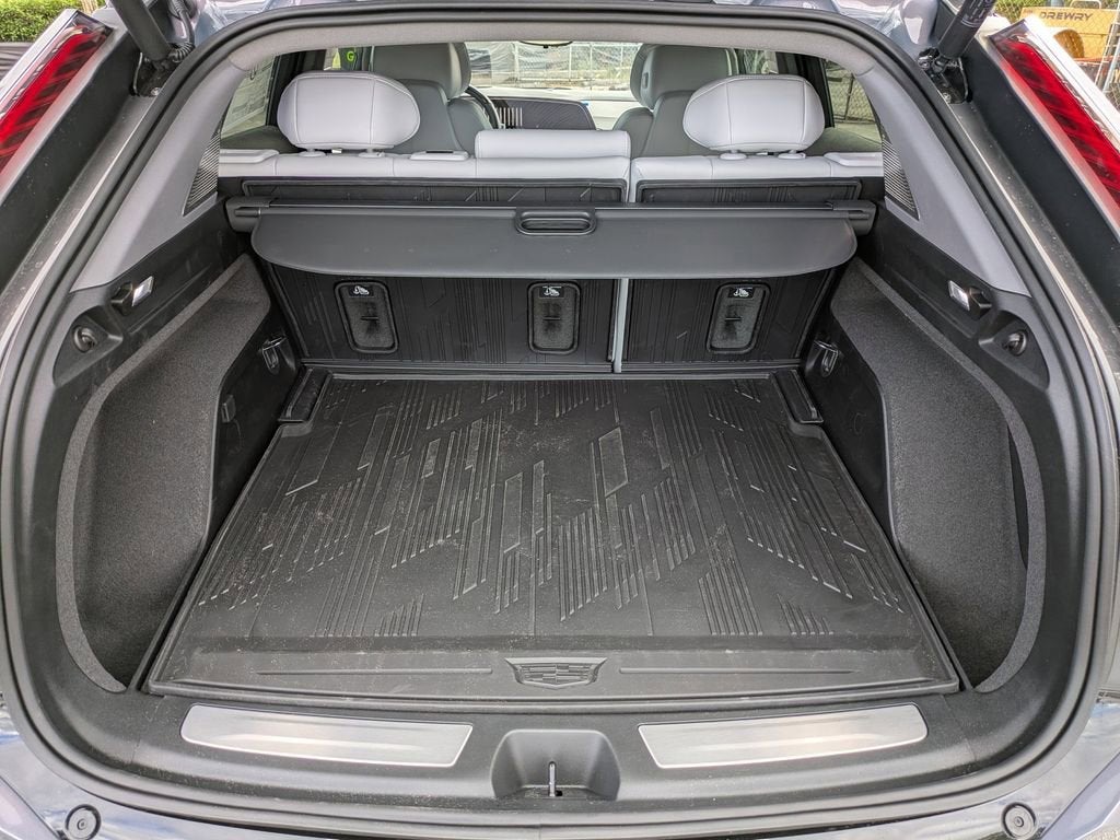 2026 Cadillac OPTIQ Premium Luxury