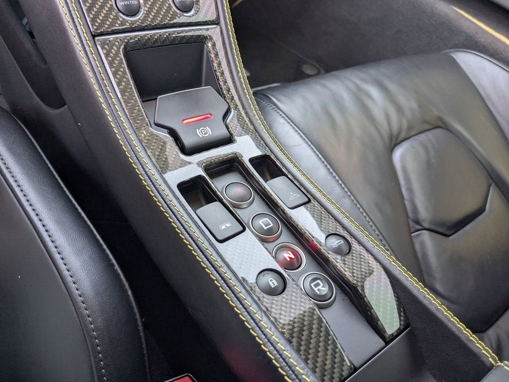 2016 McLaren 650S Base