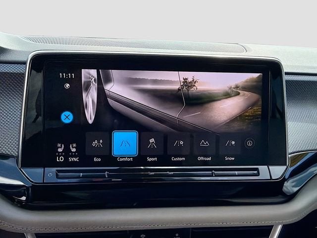 2024 Volkswagen Atlas Cross Sport 2.0T SEL Premium R-Line