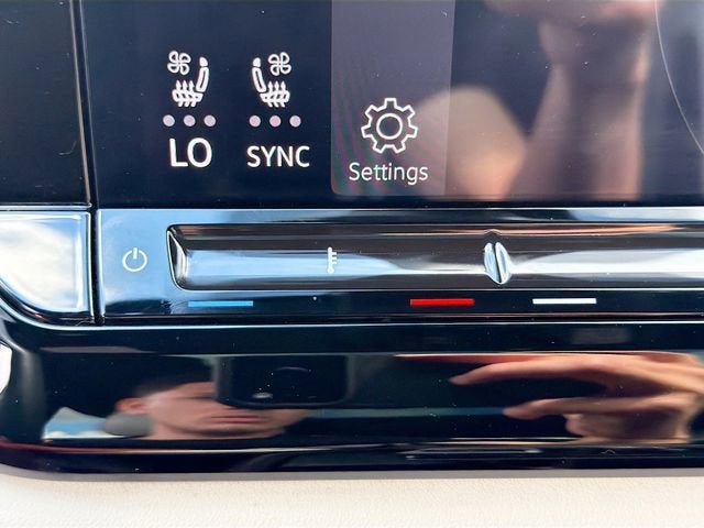 2024 Volkswagen Atlas Cross Sport 2.0T SEL Premium R-Line