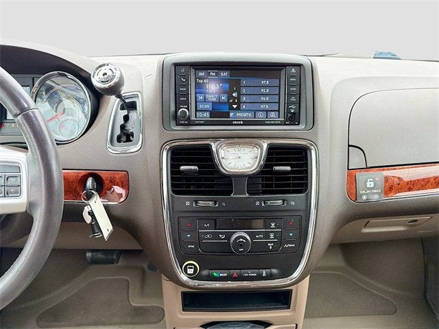 2015 Chrysler Town & Country Touring