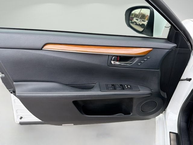 2015 Lexus ES 300h Hybrid