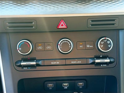 2024 Kia Carnival LX