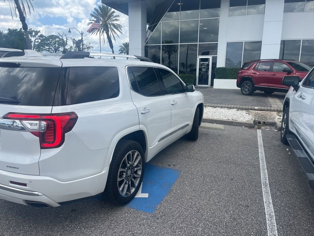 2022 GMC Acadia Denali