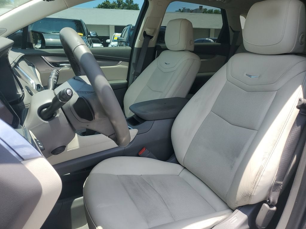 2021 Cadillac XT5 FWD Premium Luxury