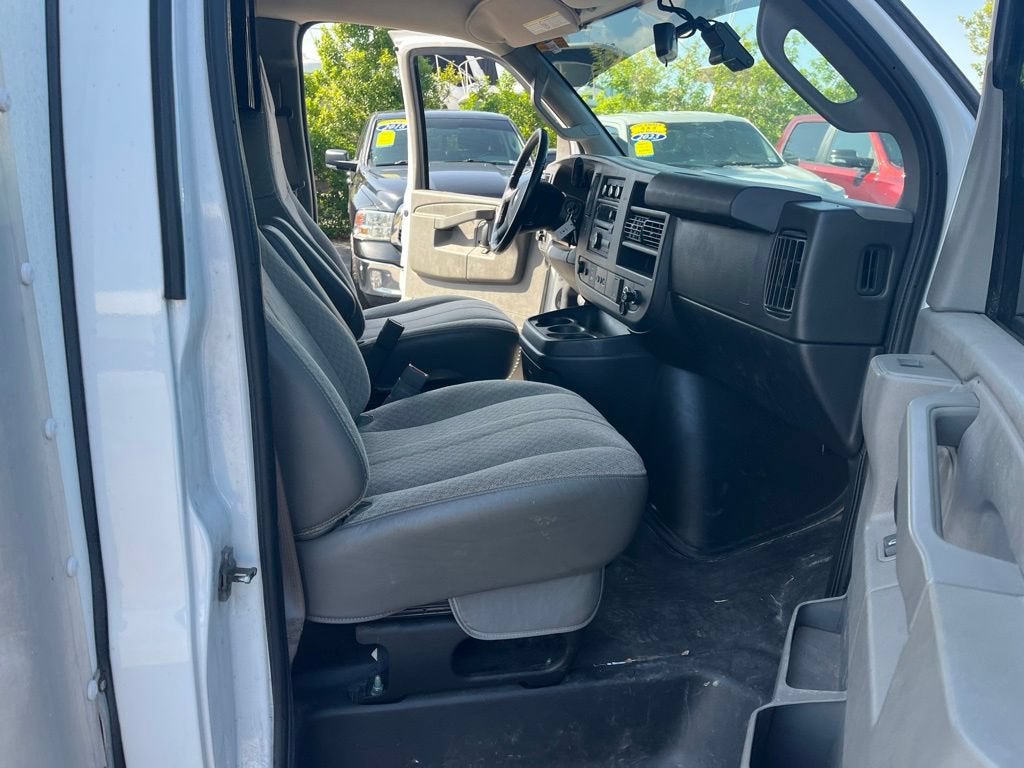 2021 Chevrolet Express Cutaway 4500 Van