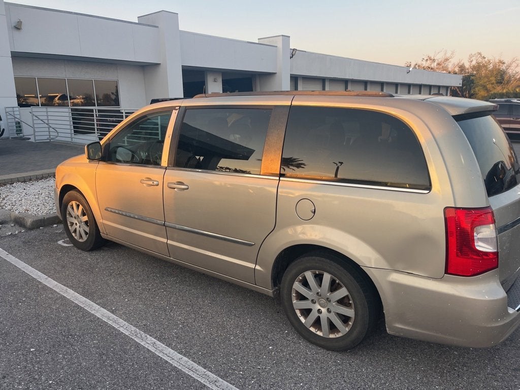 2014 Chrysler Town & Country Touring