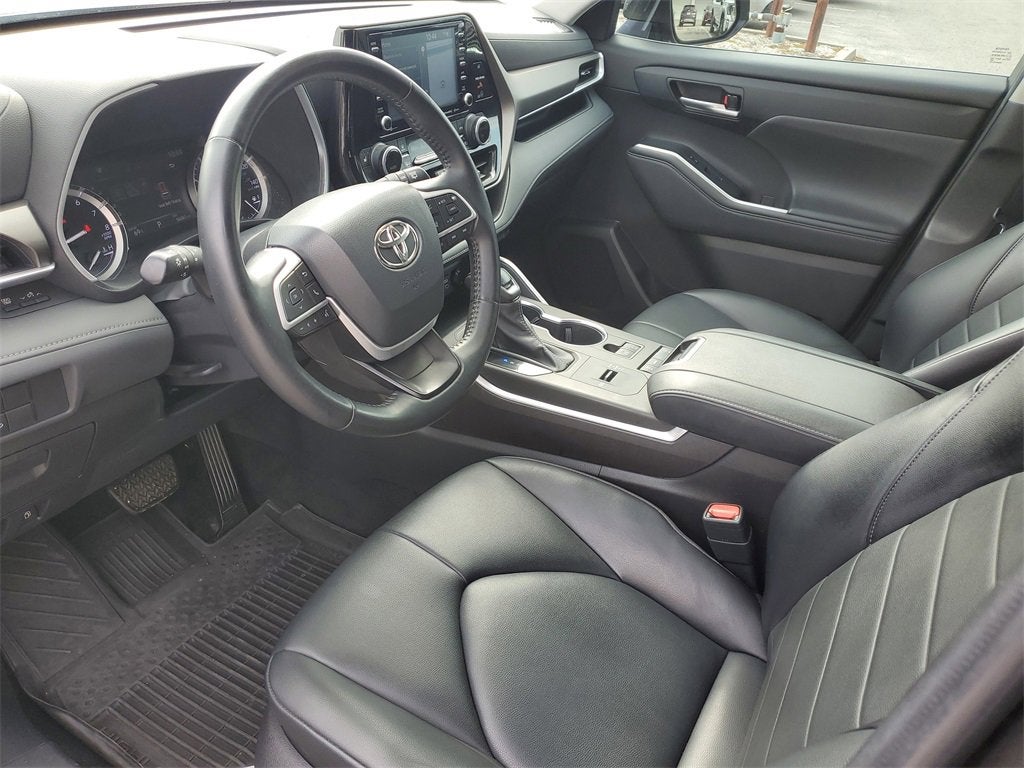 2022 Toyota Highlander XLE