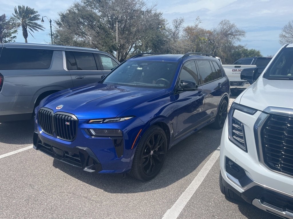 2023 BMW X7 M60i